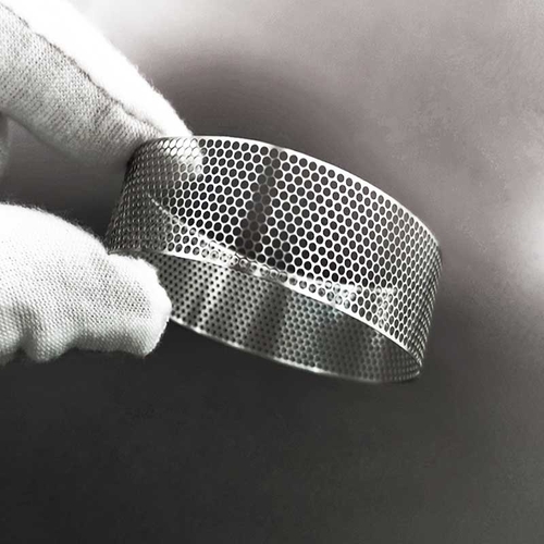 Het laatste nieuws van het bedrijf over Ontgrendel Ongeëvenaarde Filtratie Precisie: Xinhsen's Op Maat Gemaakte Geëtste Metalen Filters Drijven Innovatie in Verschillende Industrieën