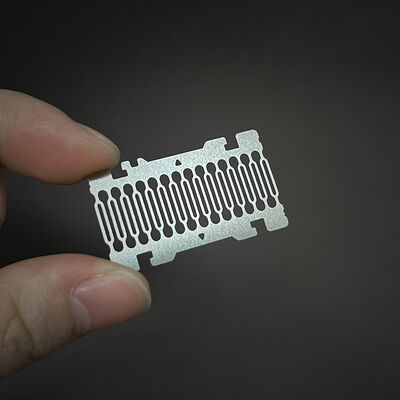 Goede prijs. Gepersonaliseerde chemische metalen etsen Ultra dun roestvrij staal elektrische scheermes accessoires online